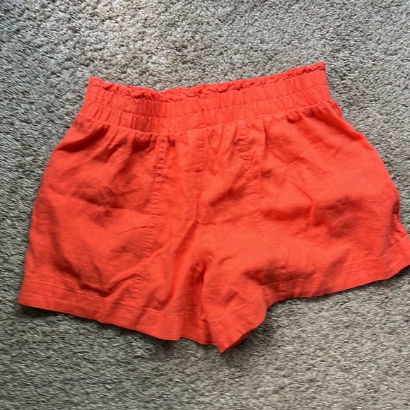 New Women Short; size Small. - Picture 2 of 3